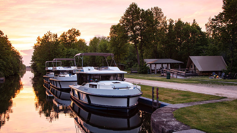 Clients can discover a destination via its waterways on a Le Boat vacation.