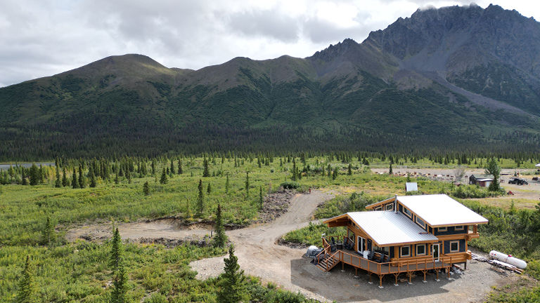 Susitna Adventure Lodge offers year-round accommodations for up to 11 guests.