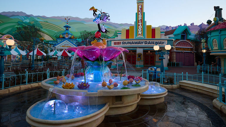 The interactive water play features in the Centoonial Park fountain were designed at different heights.