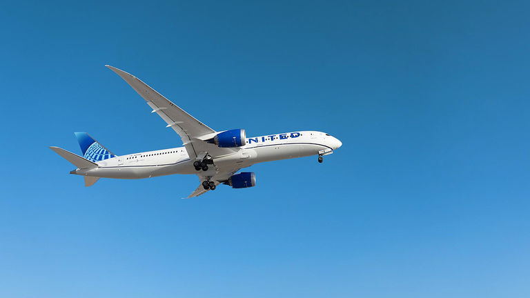 United Sustainability_4.18_Dreamliner