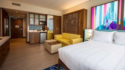 What to Expect From the New Villas at Disneyland Hotel
